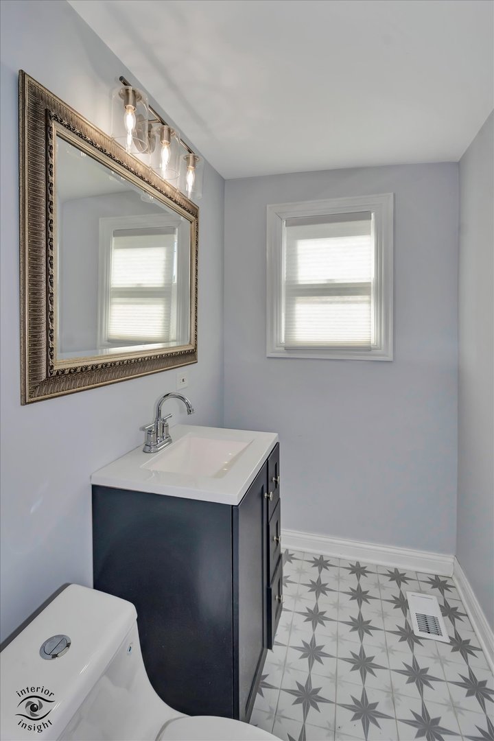 3530 S Union Avenue, Chicago, IL 60609