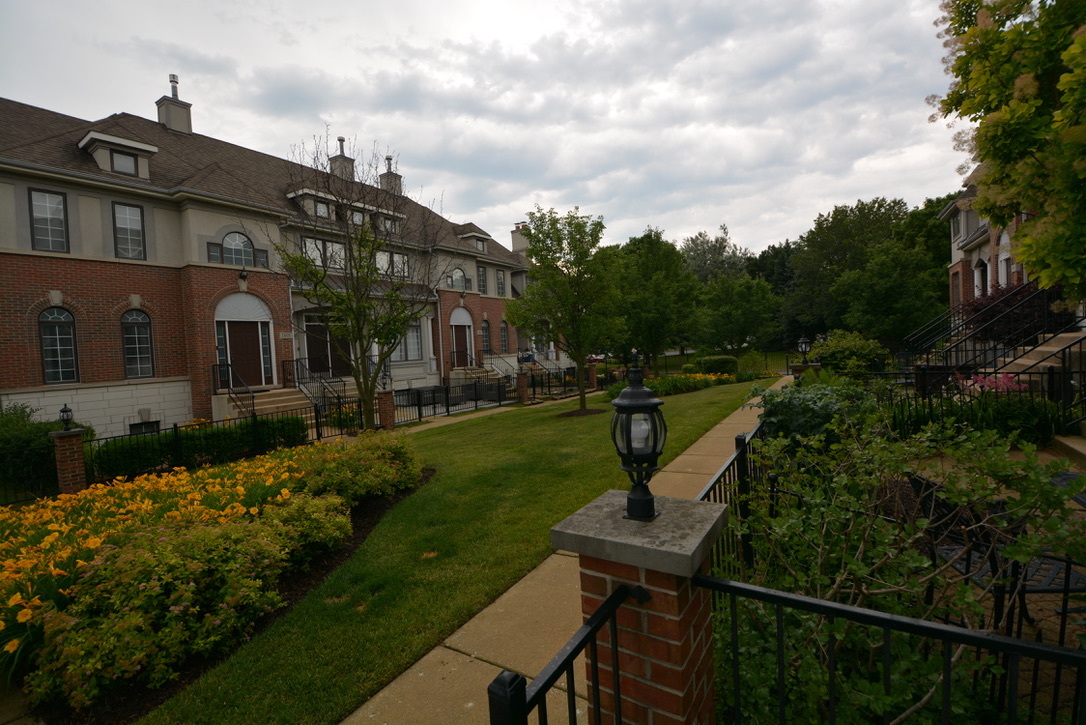 1904 Alta Vista Court, Naperville, IL 60563