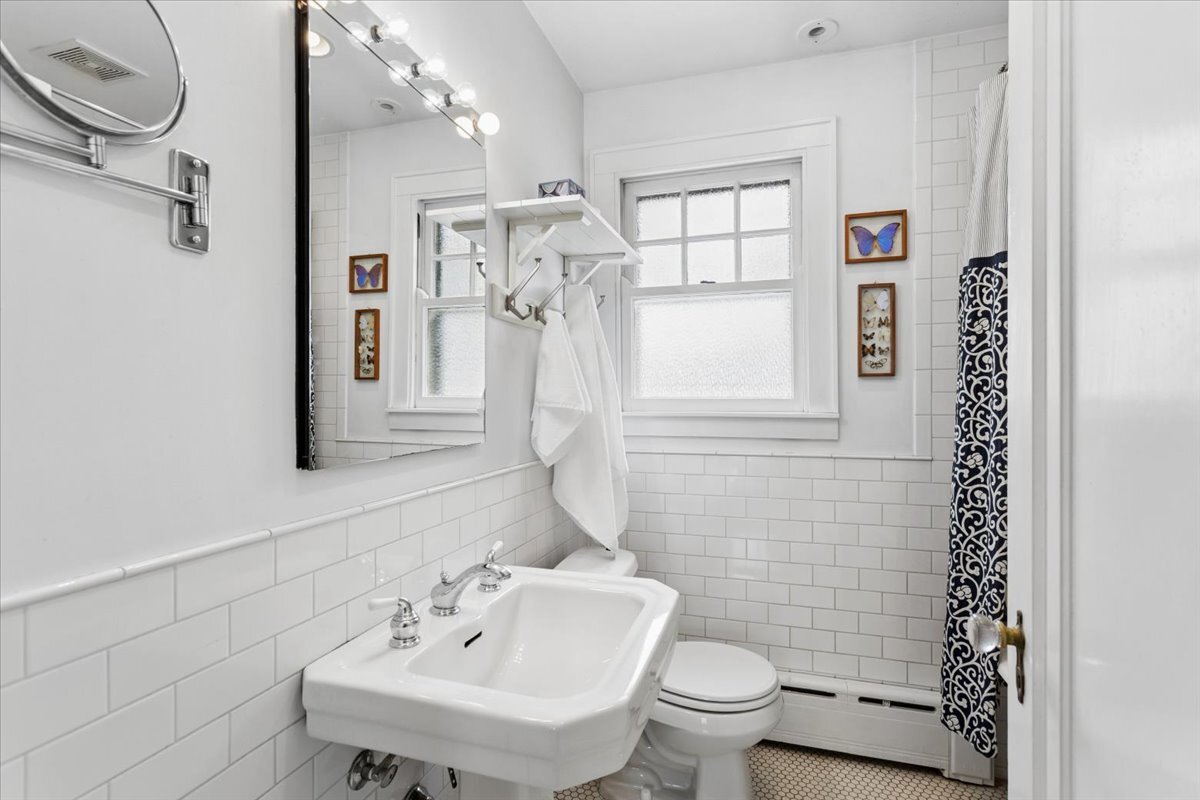 435 N Garfield Avenue, Hinsdale, IL 60521