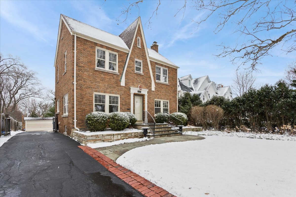 435 N Garfield Avenue, Hinsdale, IL 60521