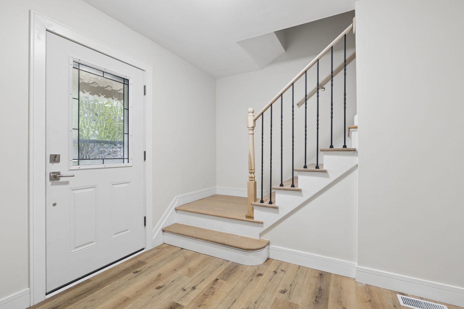 904 Iroquois Avenue, Naperville, IL 60563
