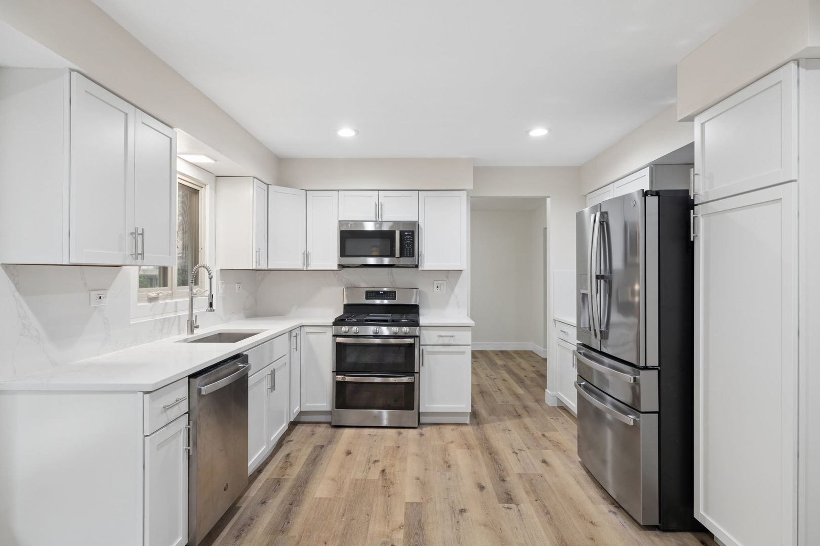 904 Iroquois Avenue, Naperville, IL 60563