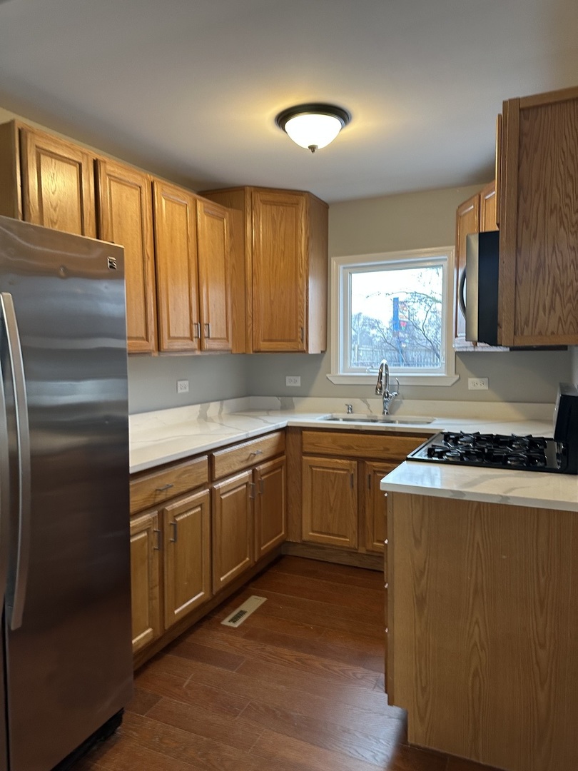 905 Tomahawk Trail, Round Lake Heights, IL 60073