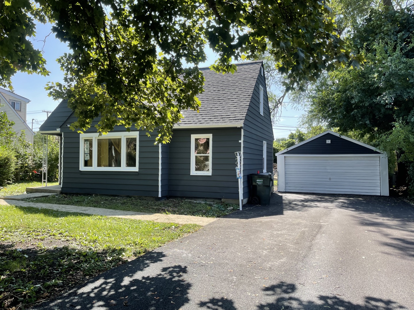 905 Tomahawk Trail, Round Lake Heights, IL 60073