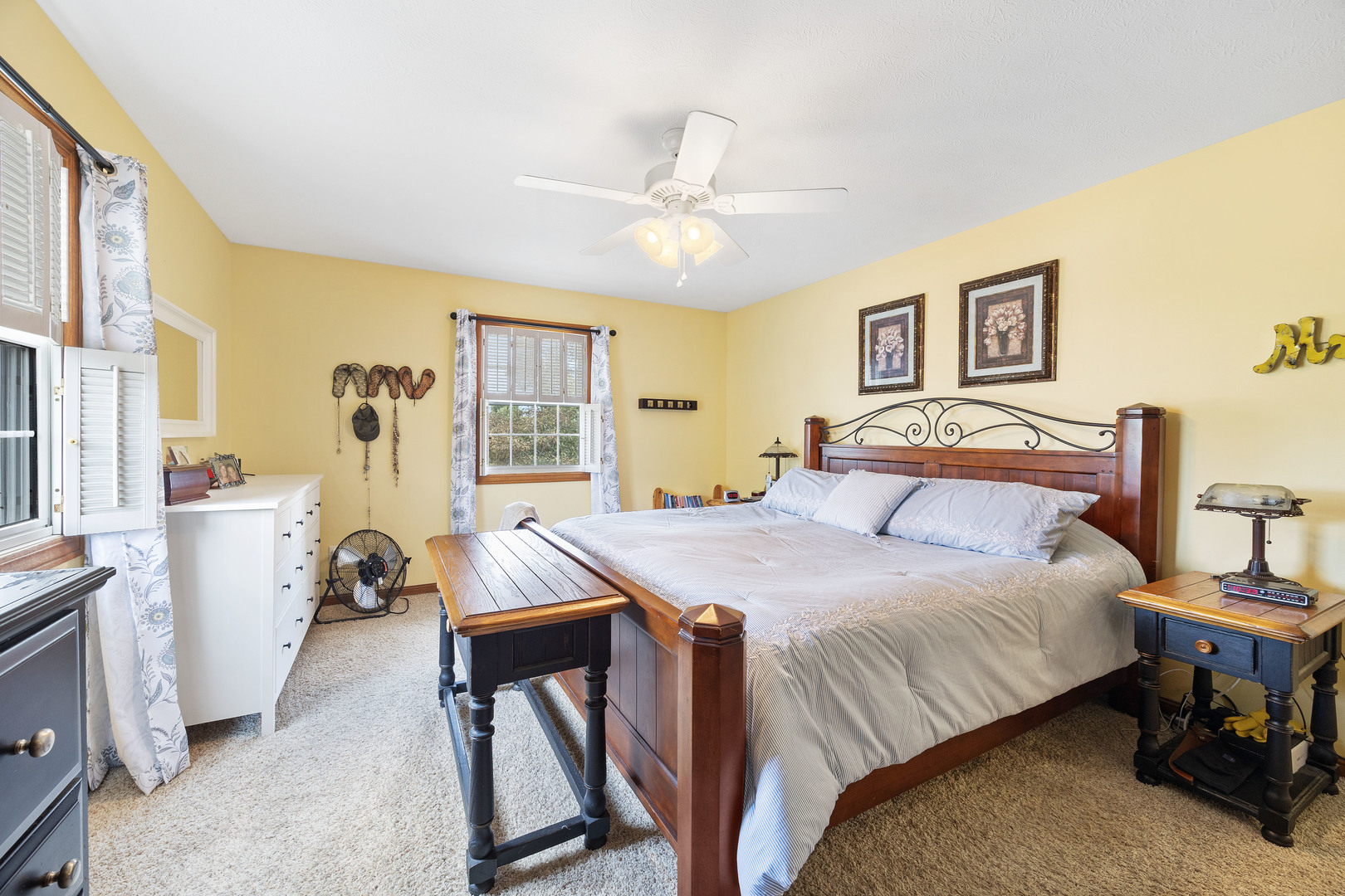 417 Sunset Drive, Colfax, IL 61728