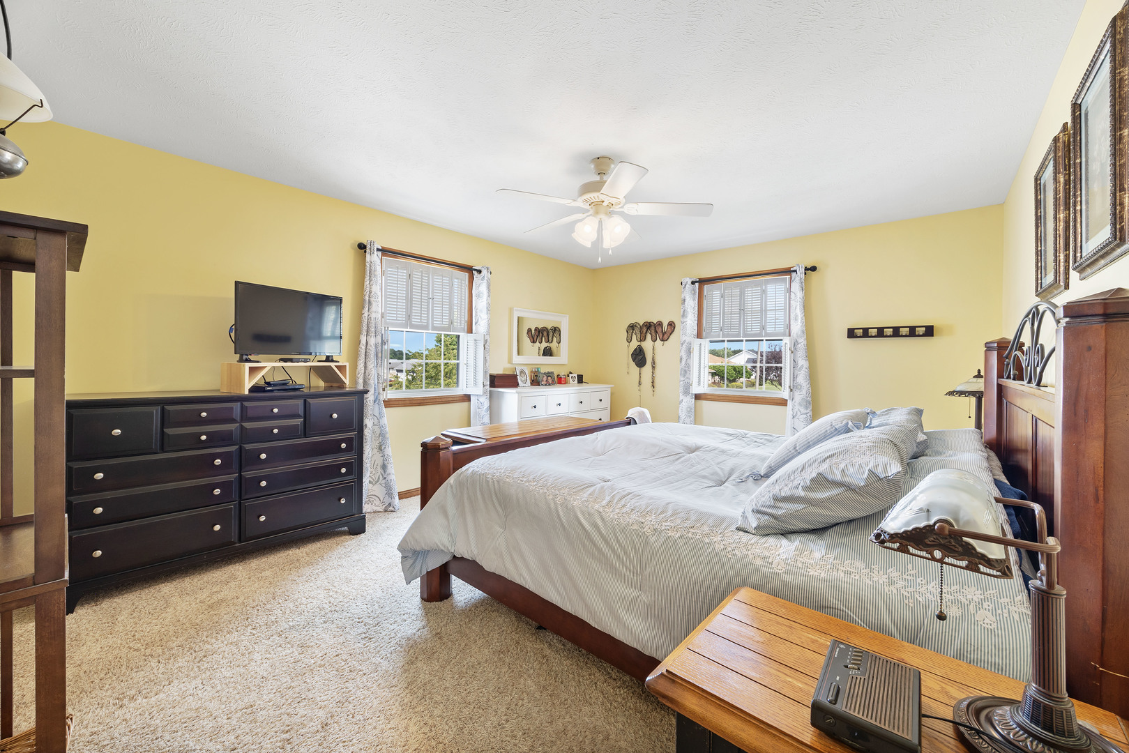 417 Sunset Drive, Colfax, IL 61728