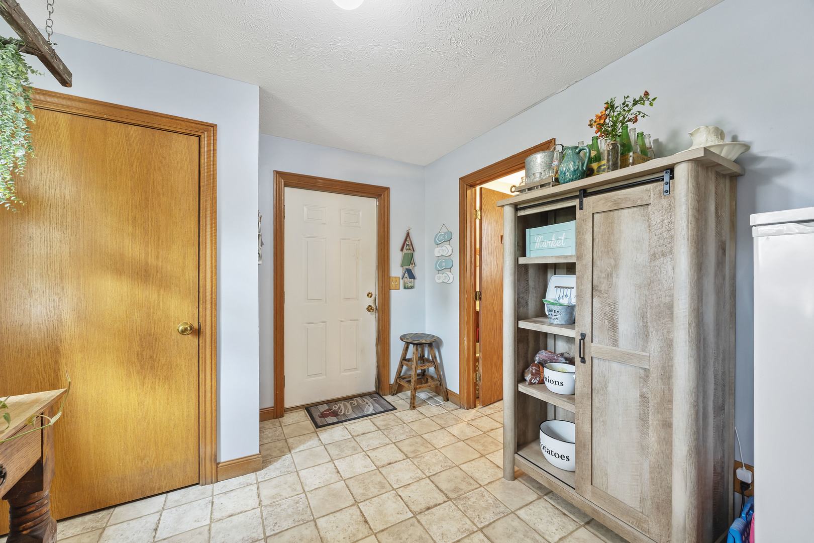 417 Sunset Drive, Colfax, IL 61728