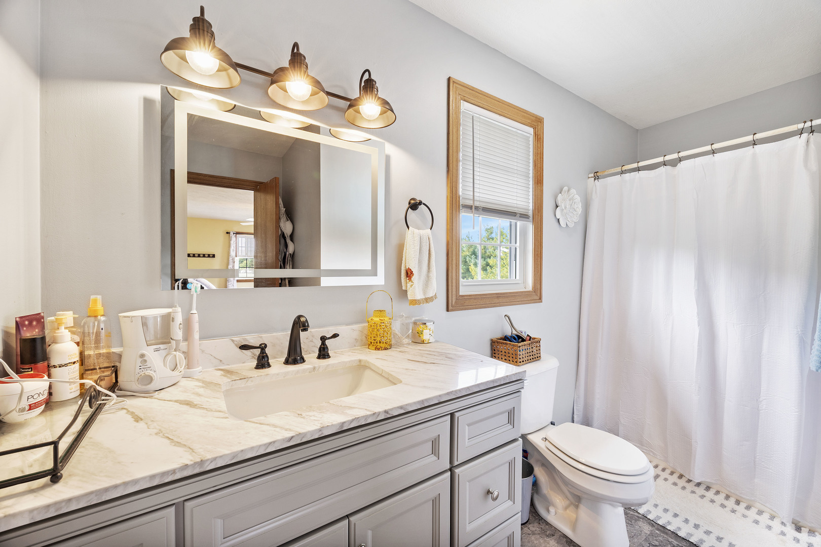 417 Sunset Drive, Colfax, IL 61728