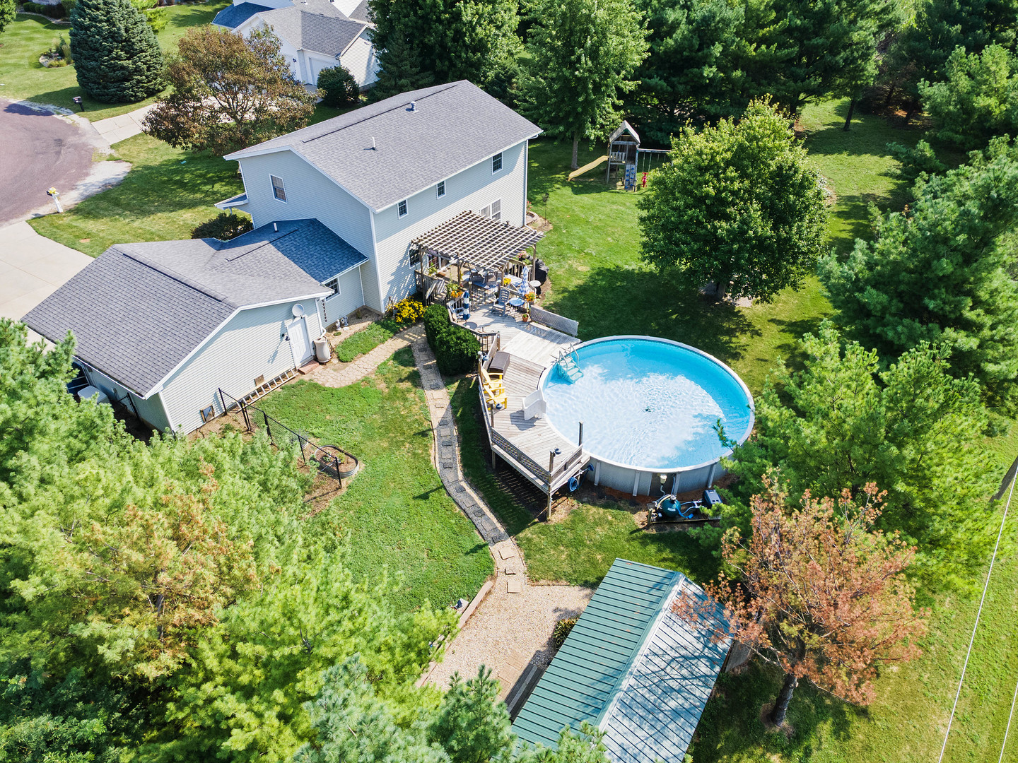 417 Sunset Drive, Colfax, IL 61728