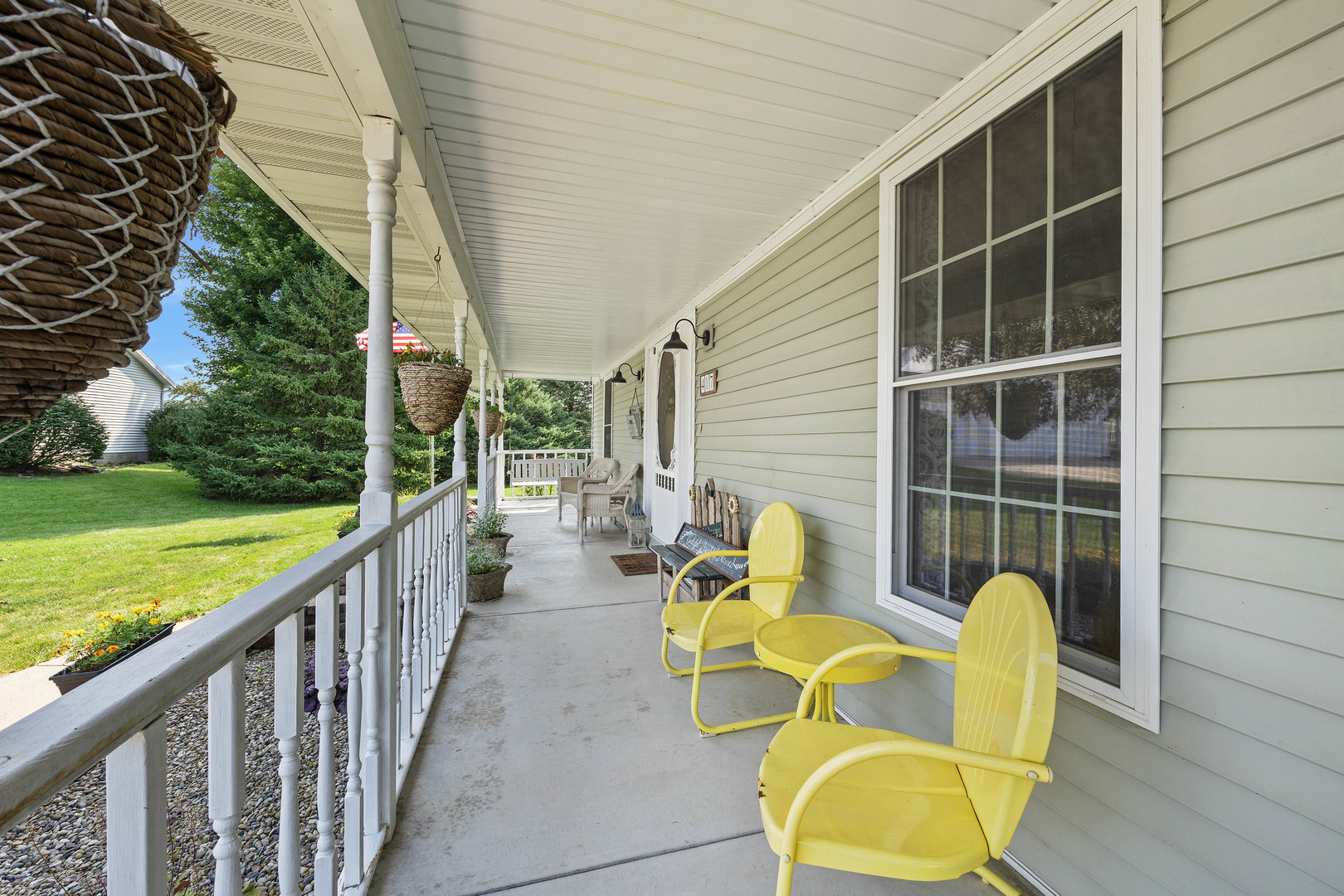 417 Sunset Drive, Colfax, IL 61728