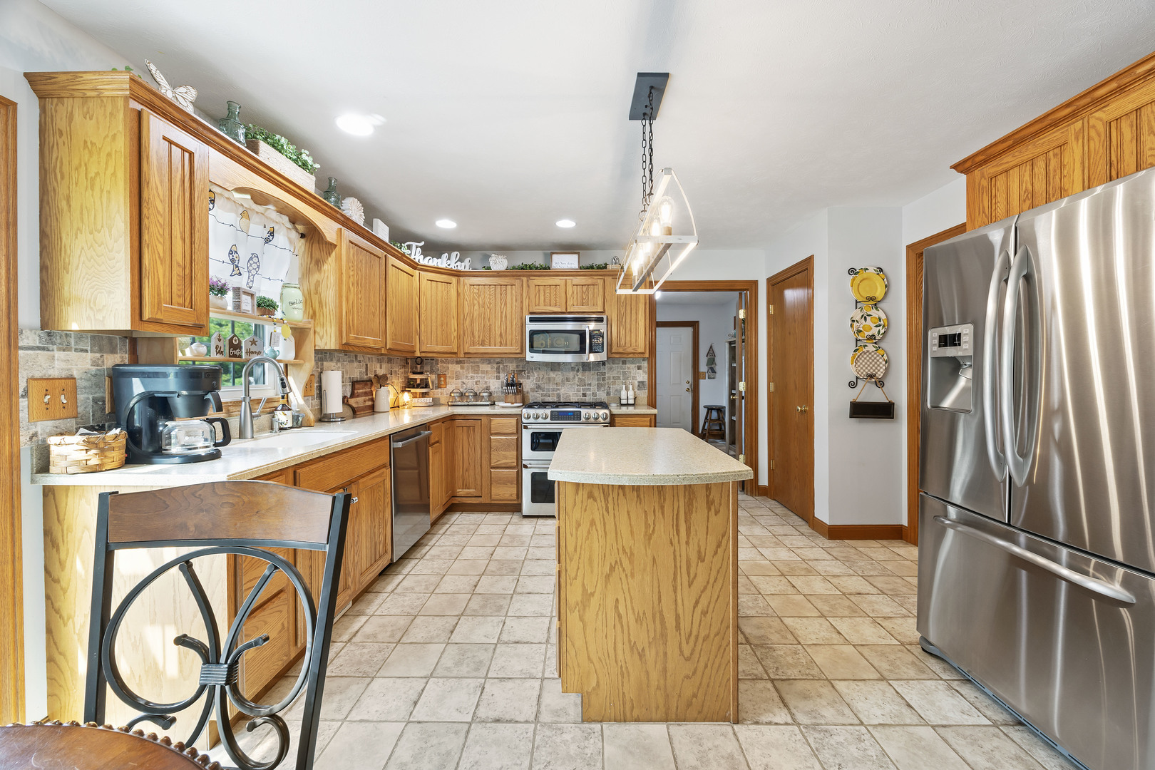 417 Sunset Drive, Colfax, IL 61728