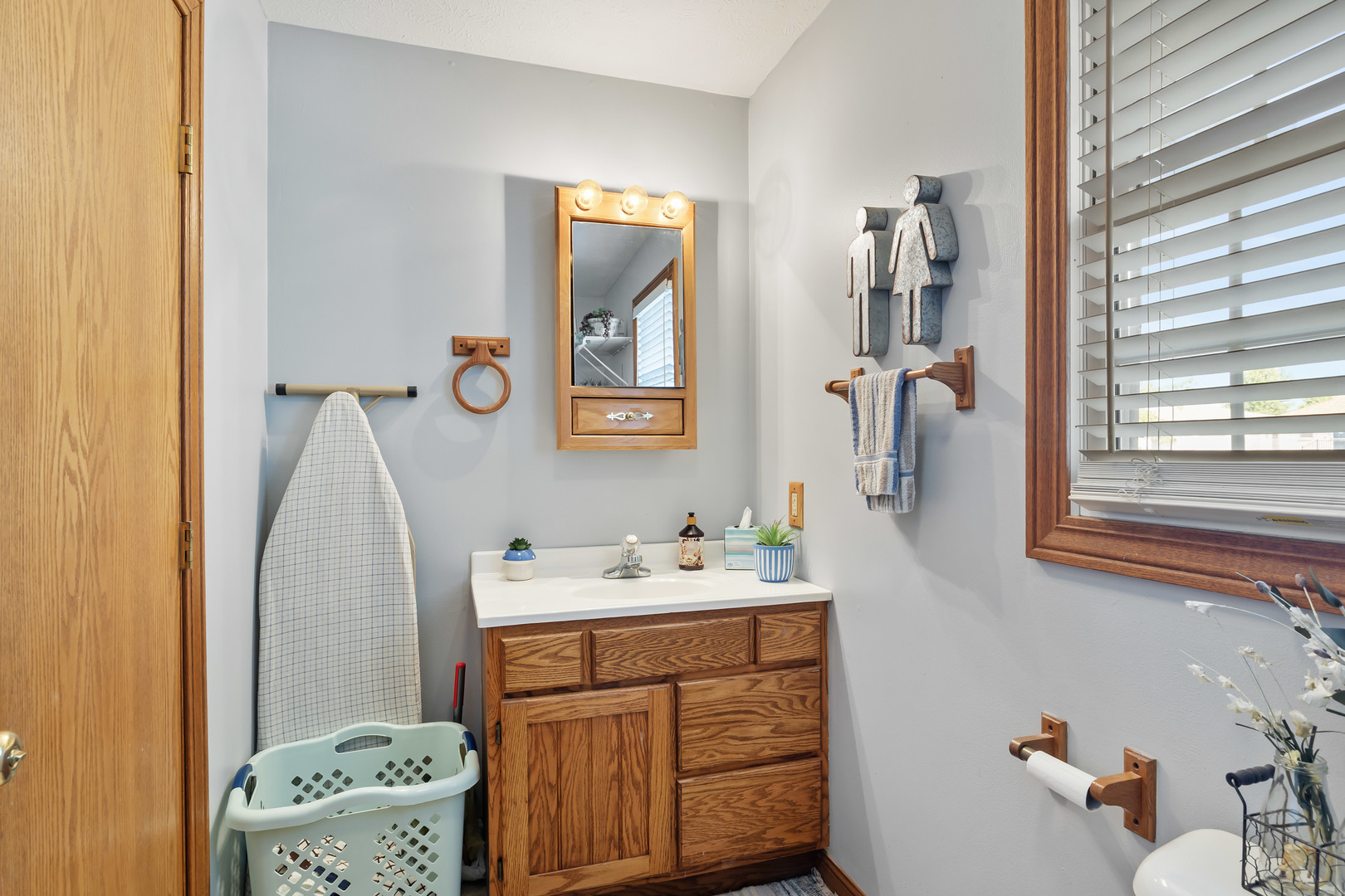 417 Sunset Drive, Colfax, IL 61728