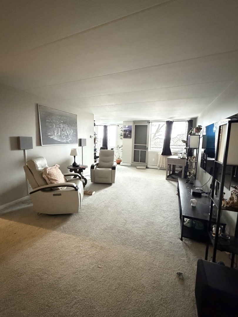 225 S Rohlwing Road #418, Palatine, IL 60074