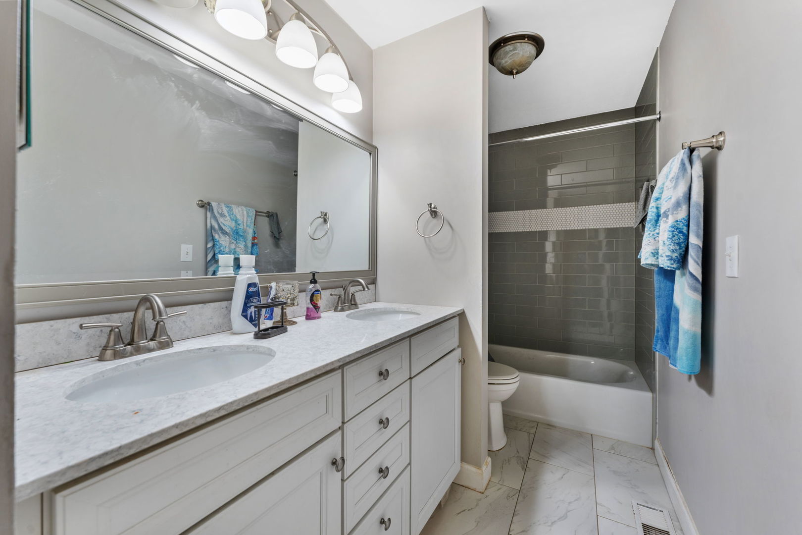 2829 Randall Ridge Drive, Elgin, IL 60124