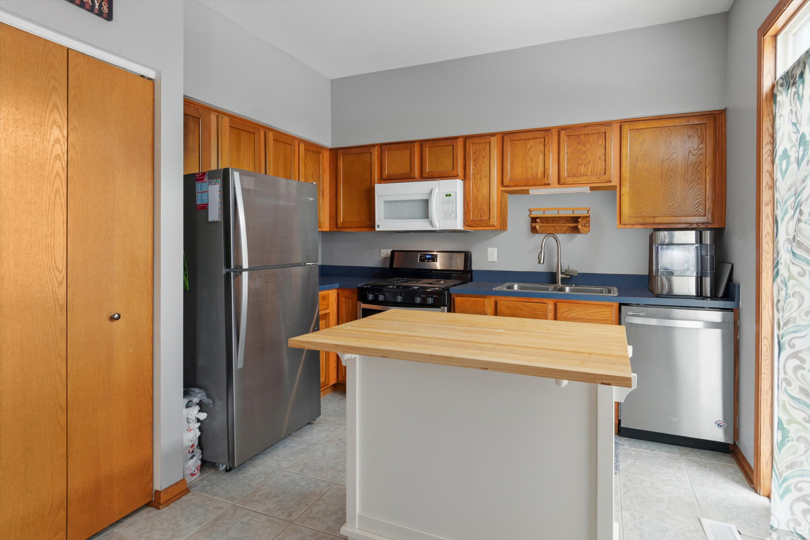 1315 Burns Lane, Minooka, IL 60447