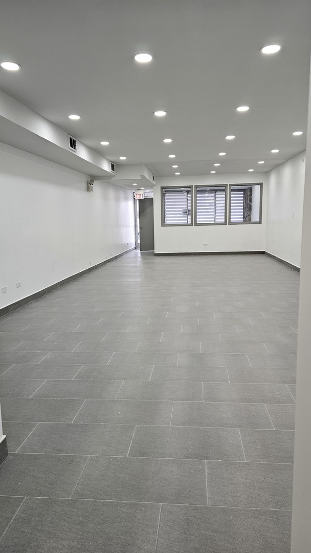 19 N Broadway Street #19, Des Plaines, IL 60016