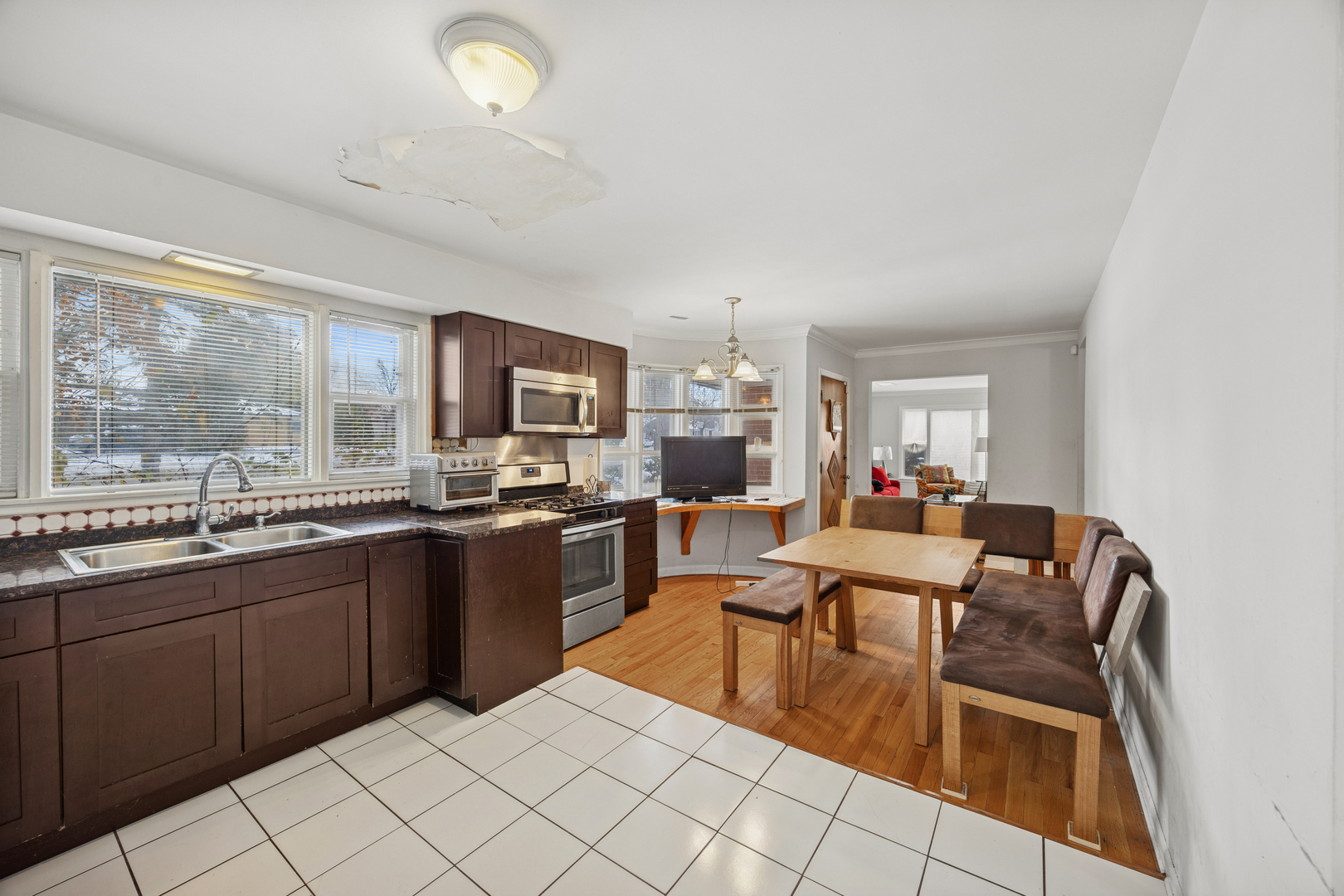 2929 Flossmoor Road, Flossmoor, IL 60422