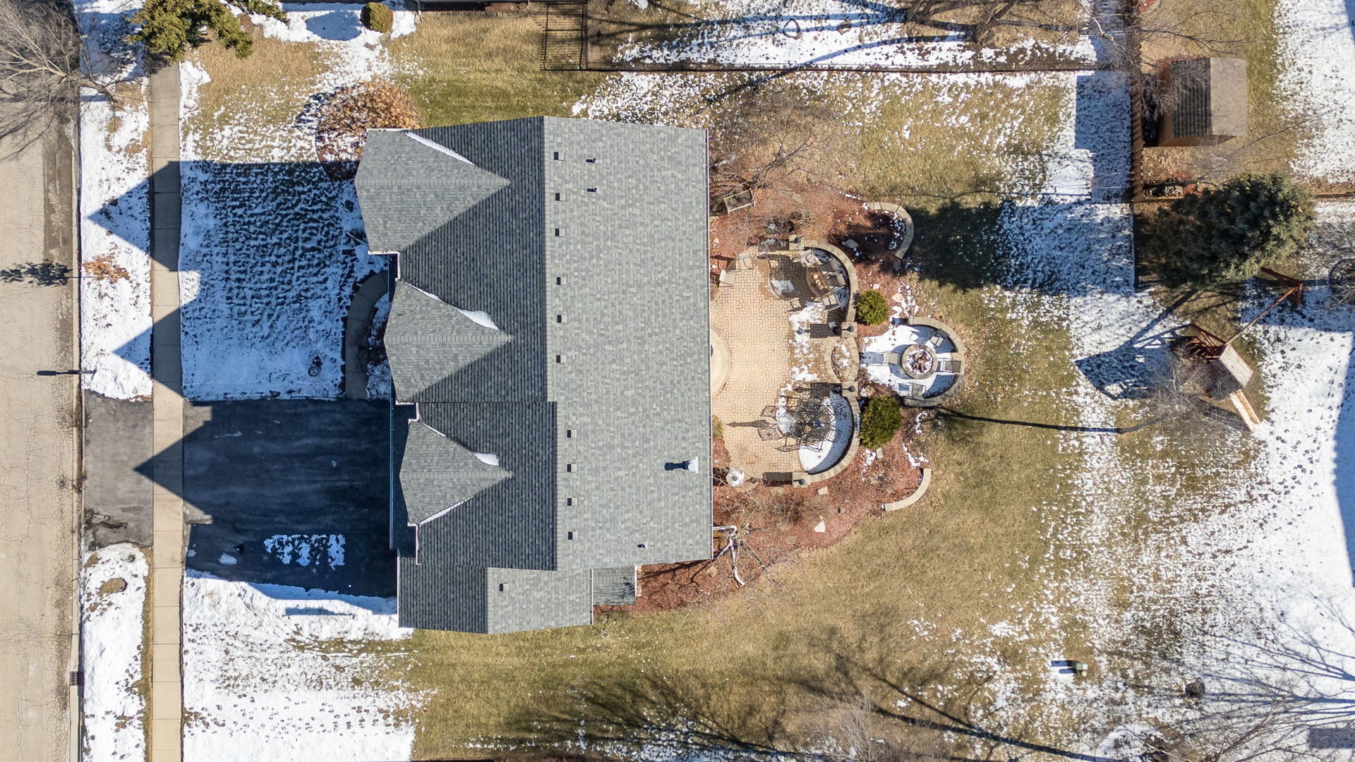 316 Ash Grove Lane, Oswego, IL 60543