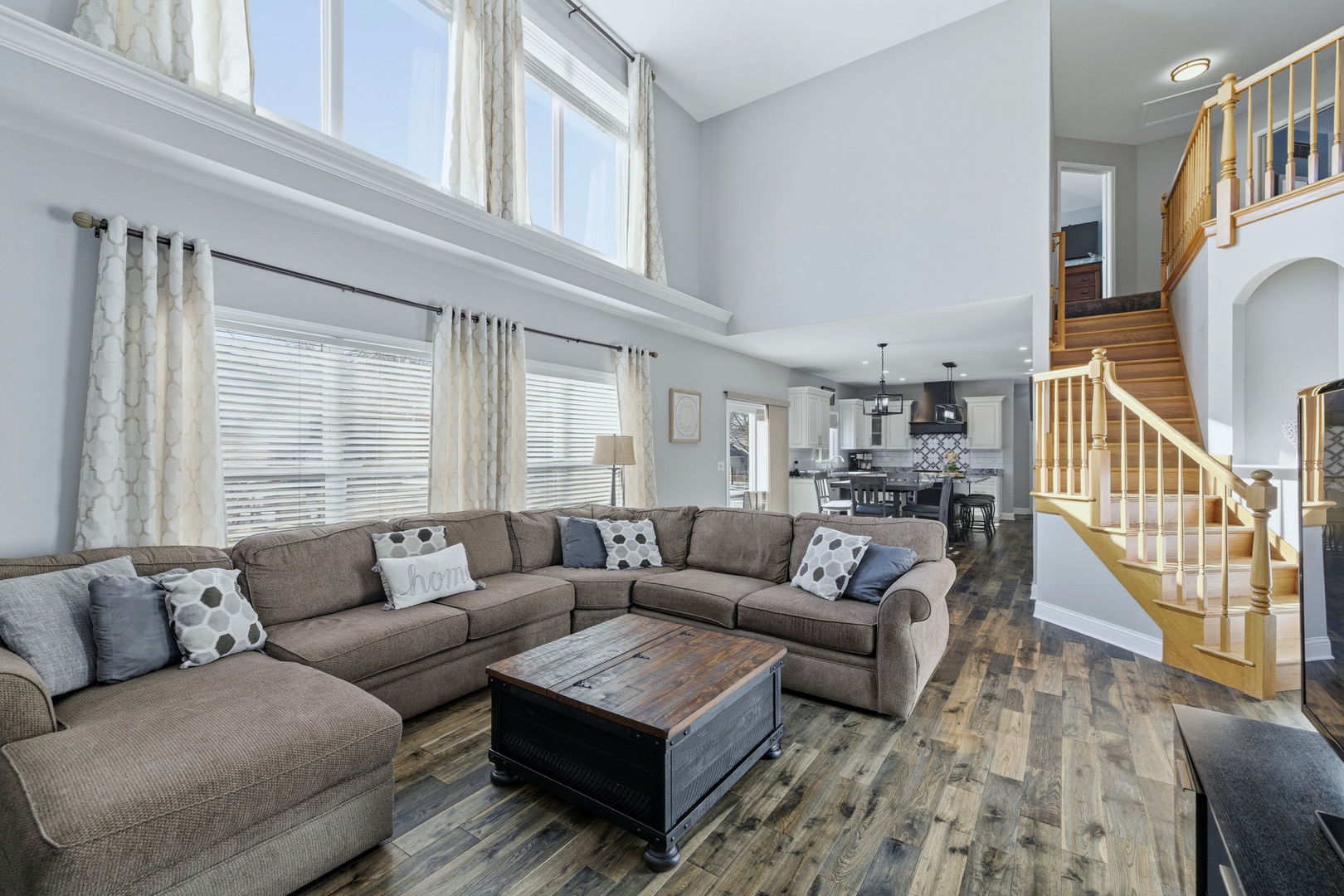 316 Ash Grove Lane, Oswego, IL 60543