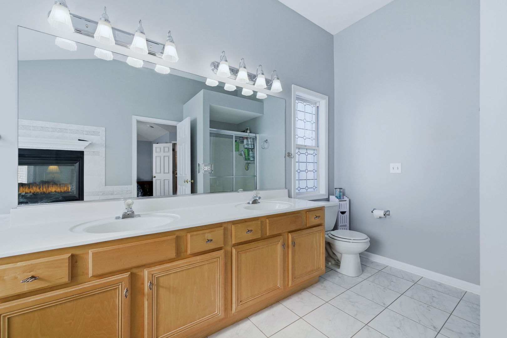 316 Ash Grove Lane, Oswego, IL 60543