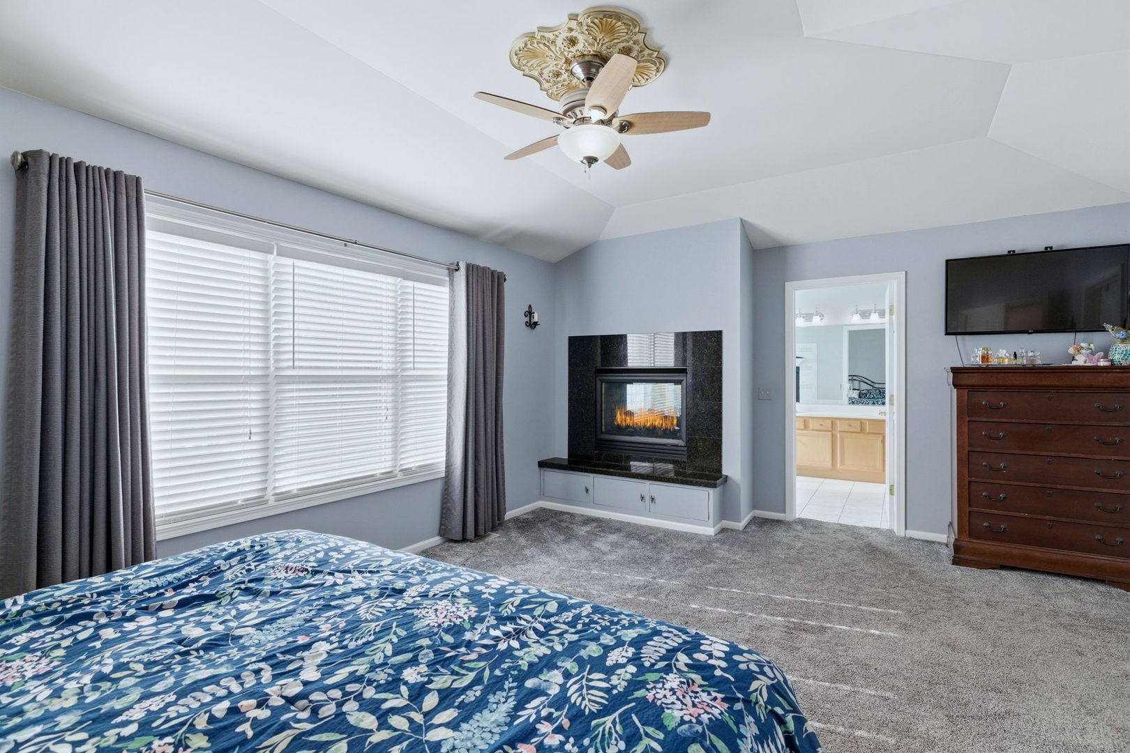 316 Ash Grove Lane, Oswego, IL 60543