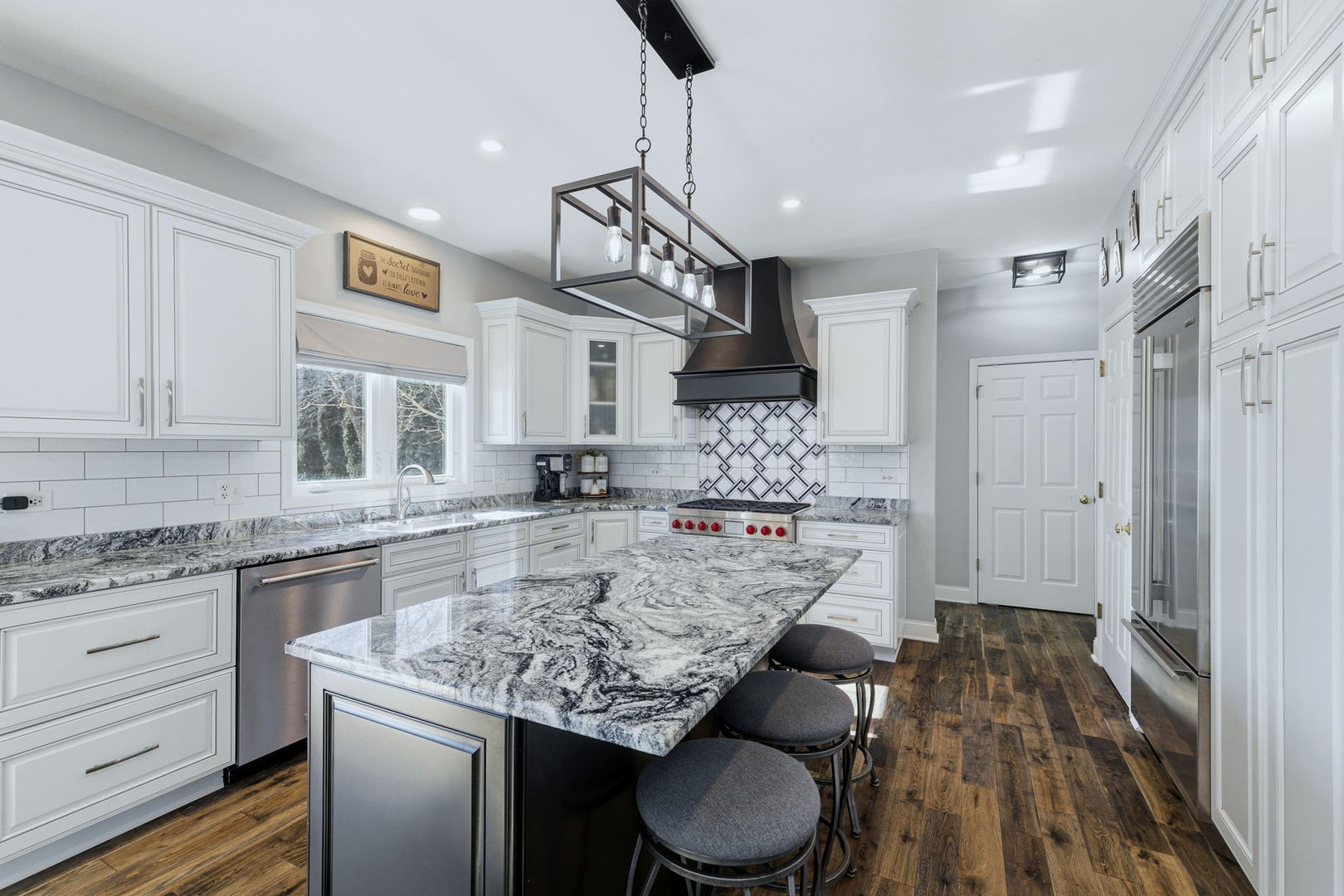 316 Ash Grove Lane, Oswego, IL 60543