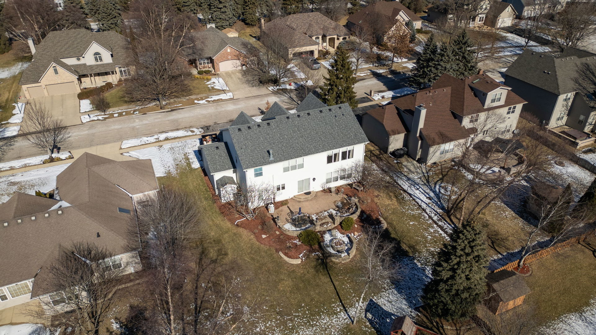 316 Ash Grove Lane, Oswego, IL 60543