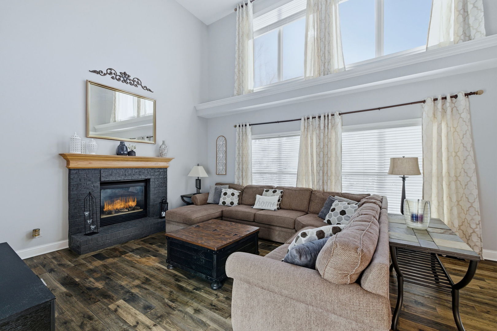 316 Ash Grove Lane, Oswego, IL 60543