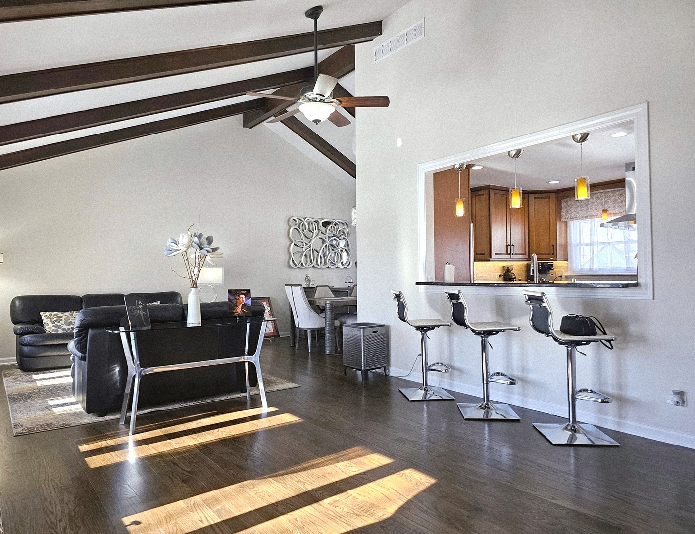 1030 W Kendall Terrace, Addison, IL 60101