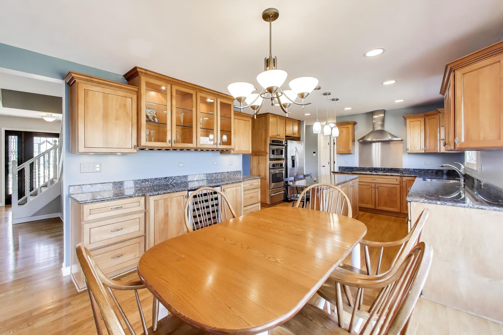 6201 Sleepy Hollow Lane, Lisle, IL 60532