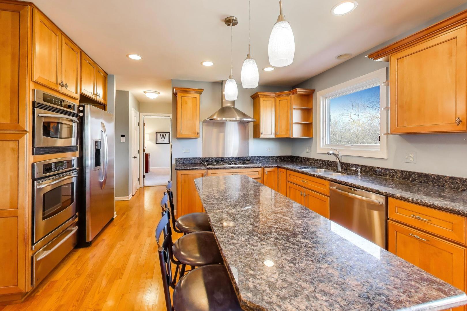 6201 Sleepy Hollow Lane, Lisle, IL 60532