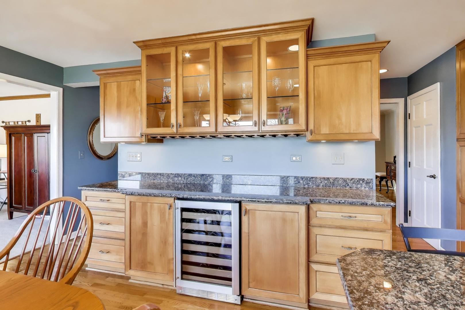 6201 Sleepy Hollow Lane, Lisle, IL 60532