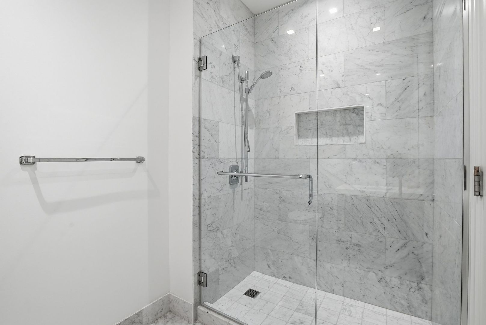 363 E Wacker Drive #6905, Chicago, IL 60601