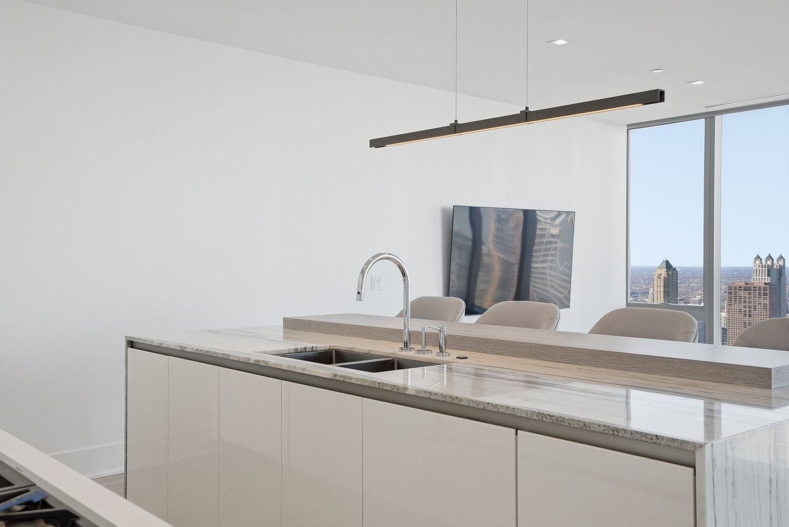 363 E Wacker Drive #6905, Chicago, IL 60601