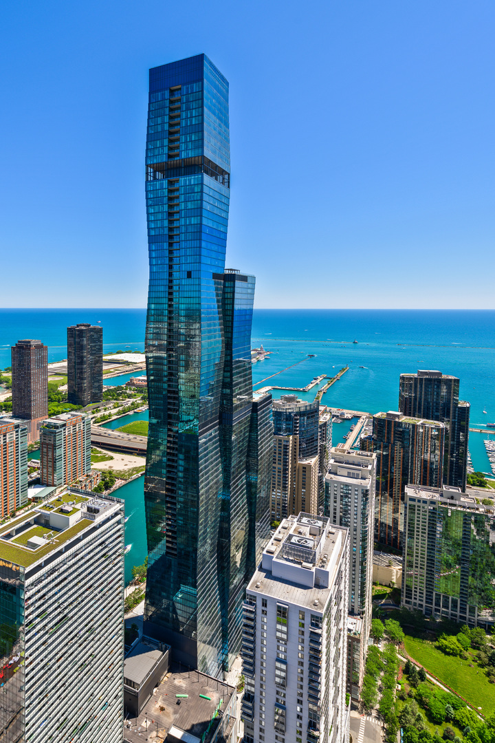 363 E Wacker Drive #6905, Chicago, IL 60601