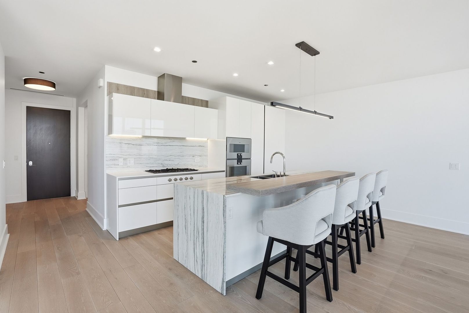 363 E Wacker Drive #6905, Chicago, IL 60601