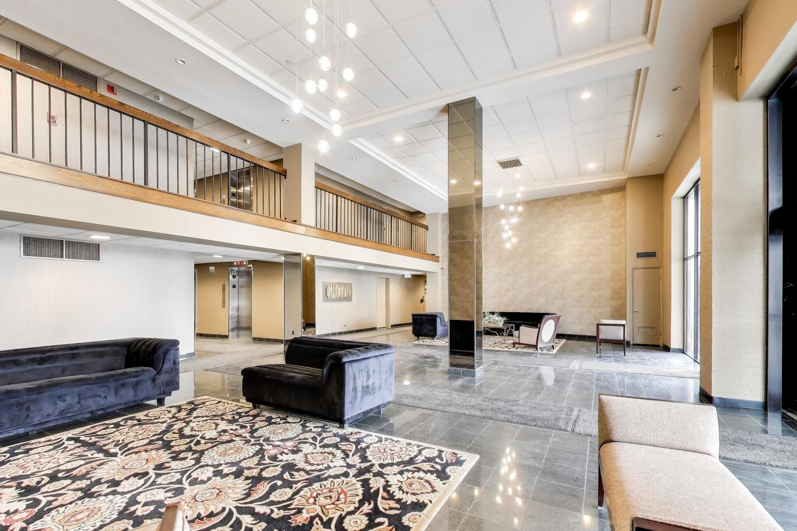 6340 Americana Drive #904, Willowbrook, IL 60527