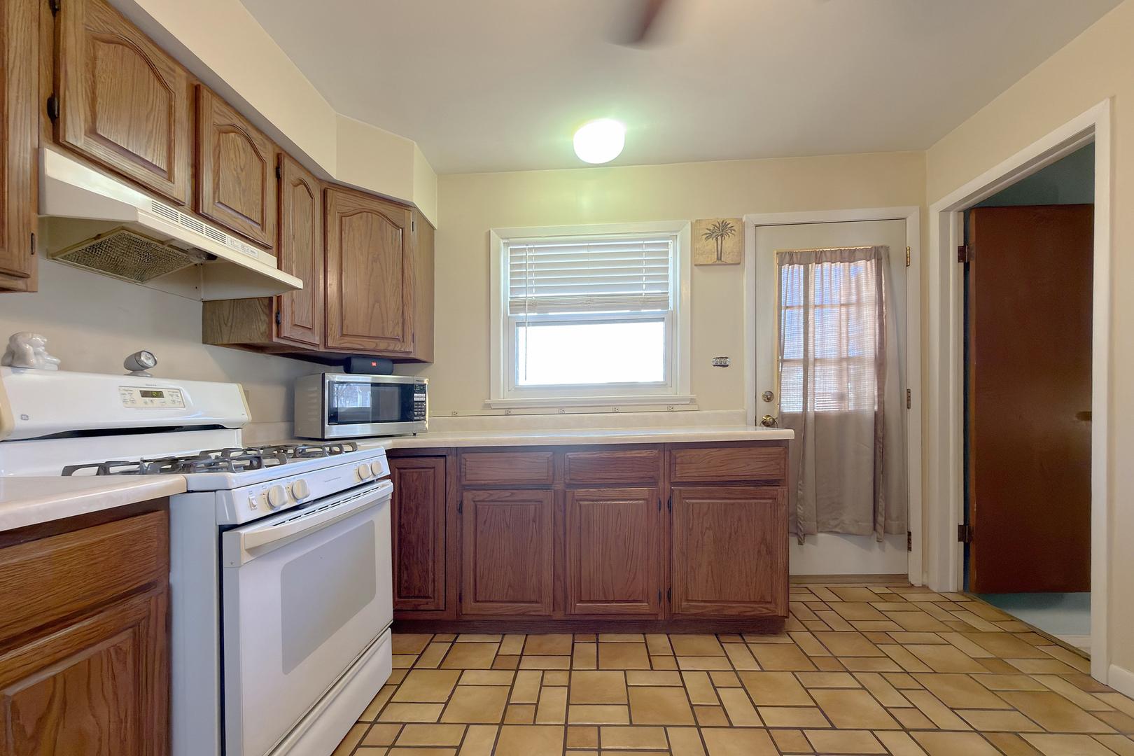 62 Mayer Avenue, Wheeling, IL 60090