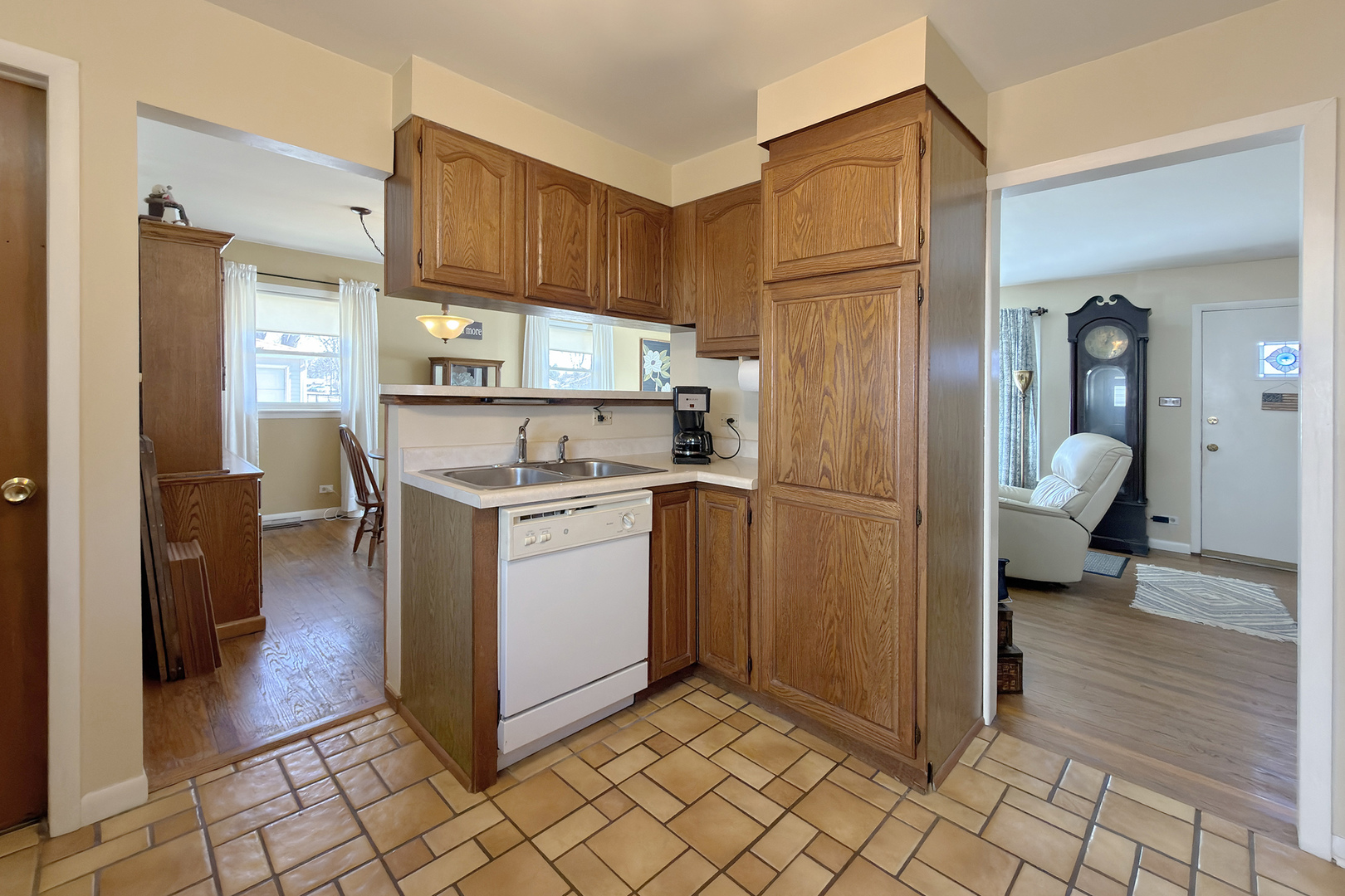 62 Mayer Avenue, Wheeling, IL 60090