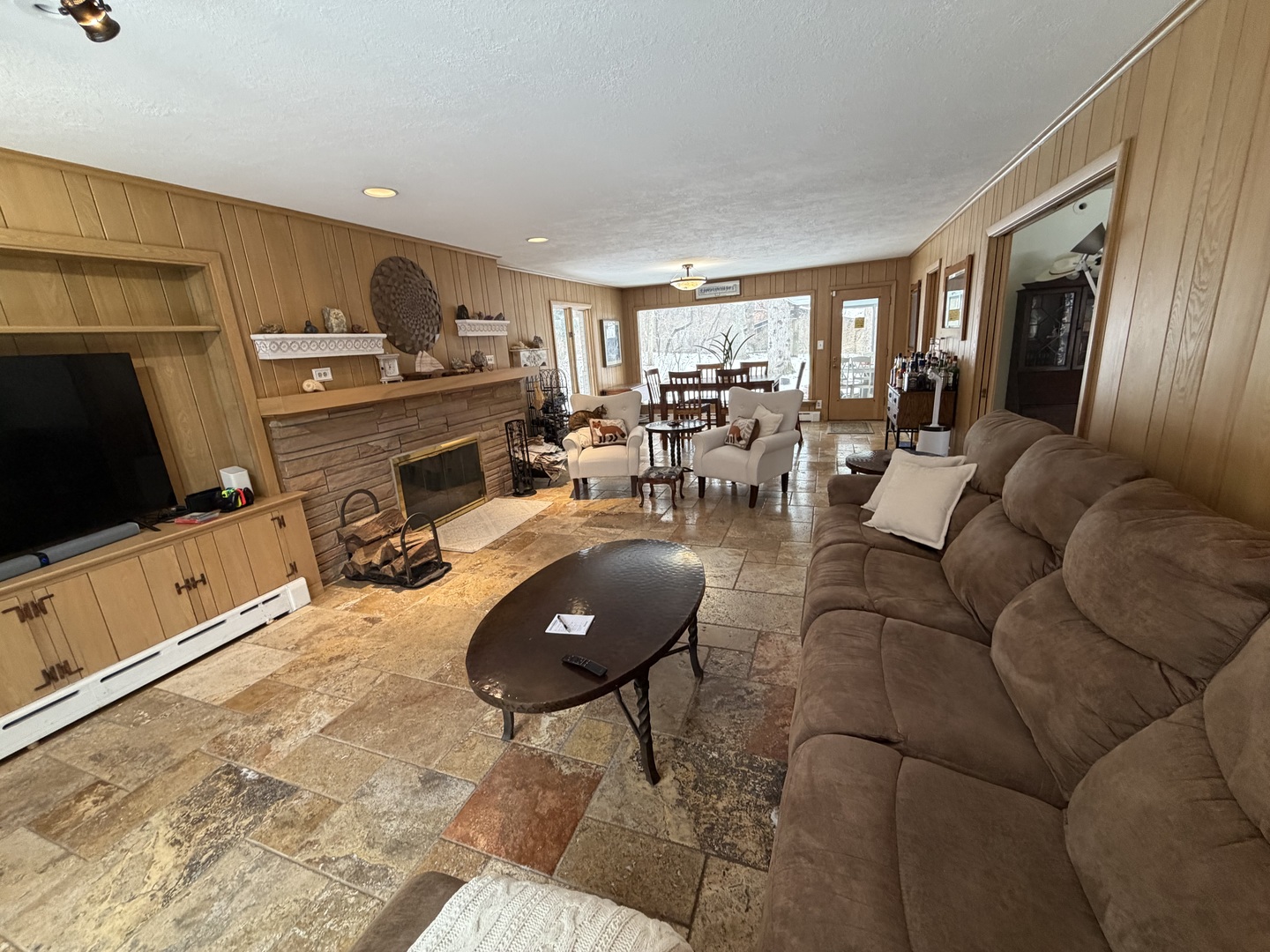 501 Glenwood Trail, Elgin, IL 60120