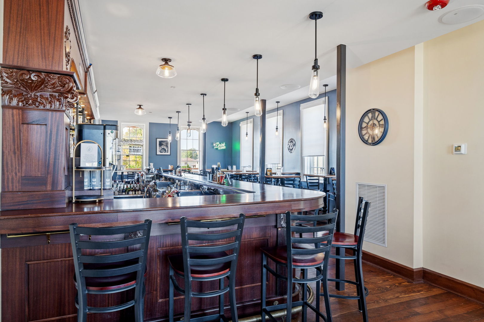 6811 Hickory Street, Tinley Park, IL 60477