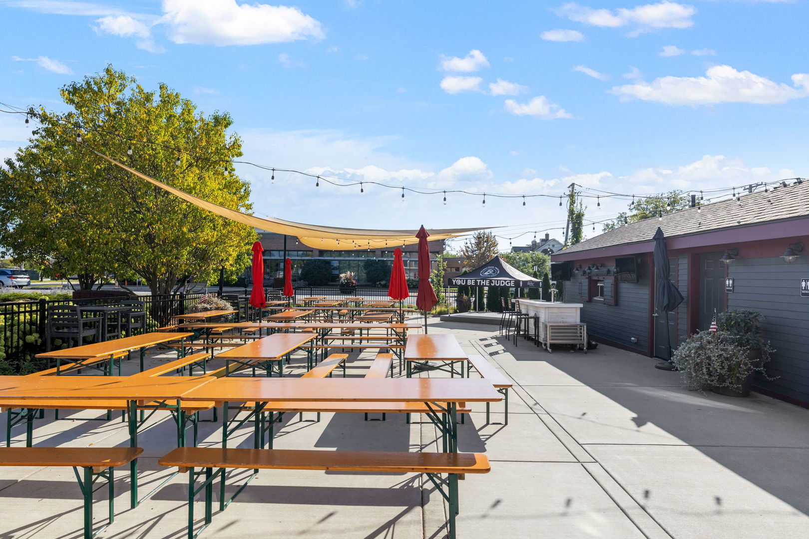 6811 Hickory Street, Tinley Park, IL 60477