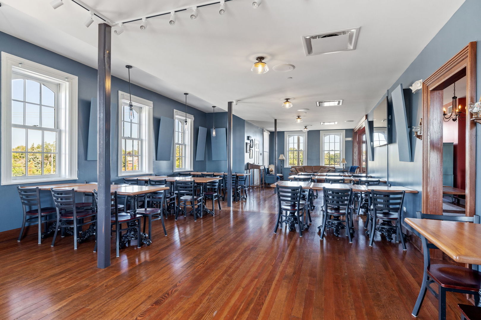 6811 Hickory Street, Tinley Park, IL 60477