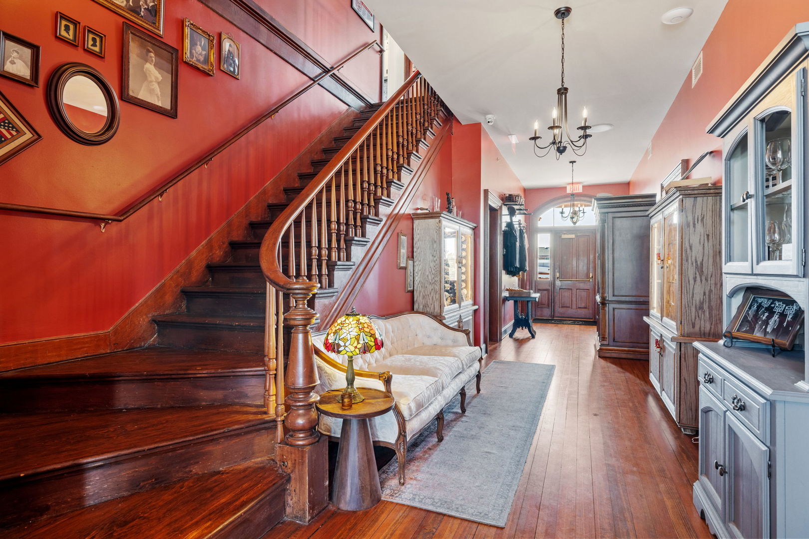 6811 Hickory Street, Tinley Park, IL 60477