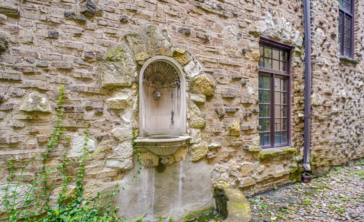 2014 W Hopkins Place, Chicago, IL 60643