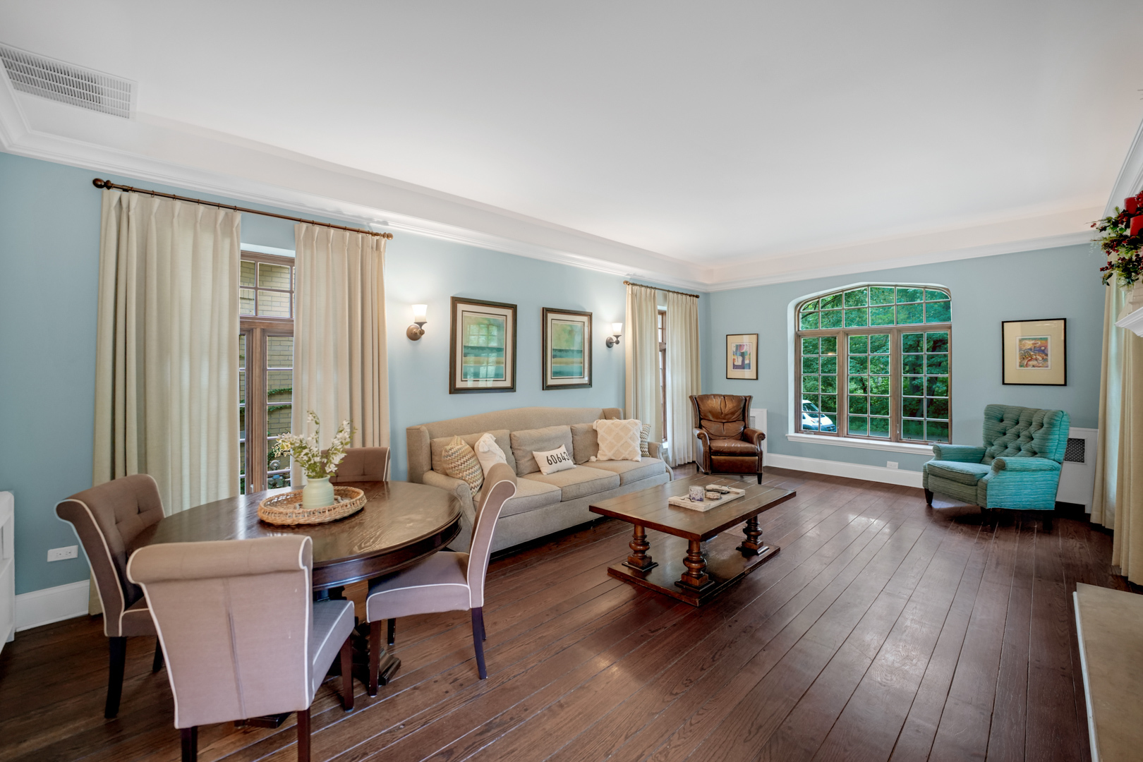 2014 W Hopkins Place, Chicago, IL 60643