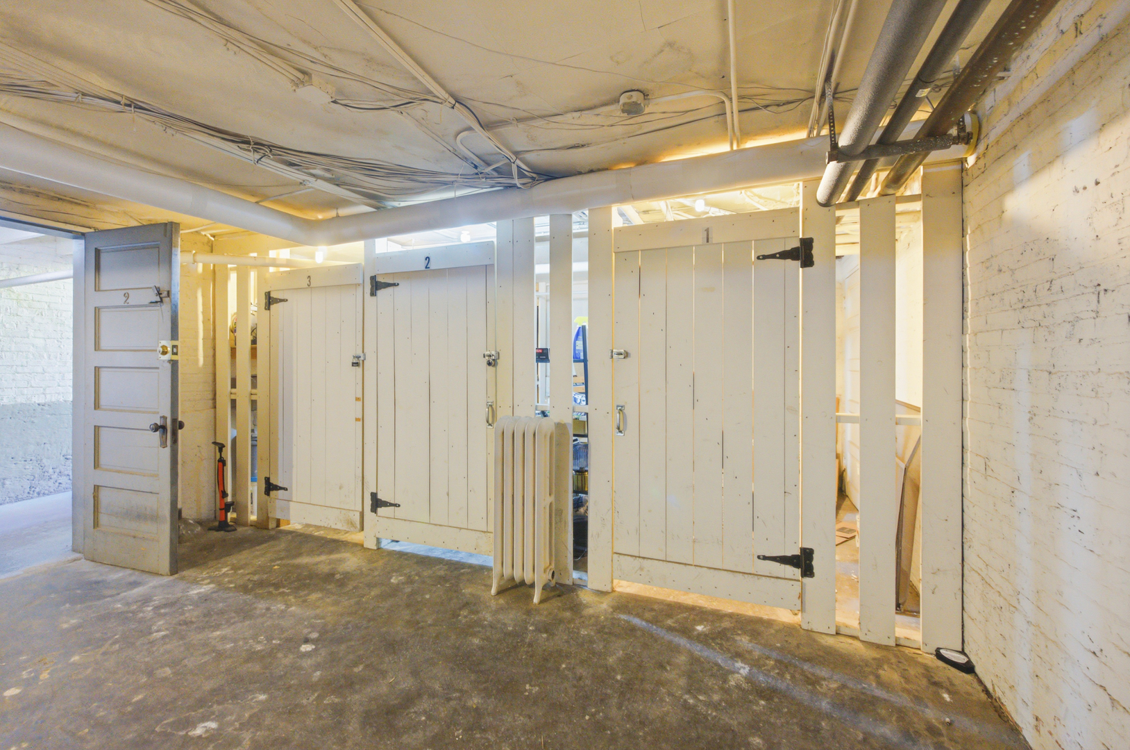 1014 W Barry Avenue #1, Chicago, IL 60657