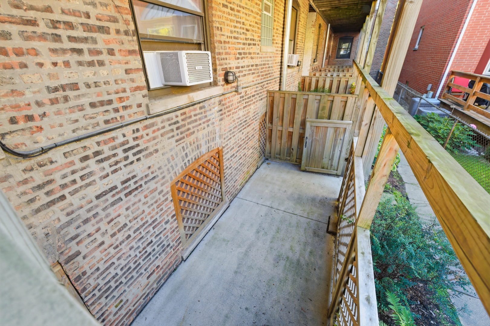 1014 W Barry Avenue #1, Chicago, IL 60657