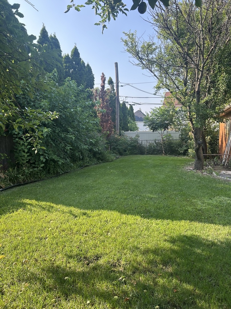 10850 Claridge Avenue, Westchester, IL 60154