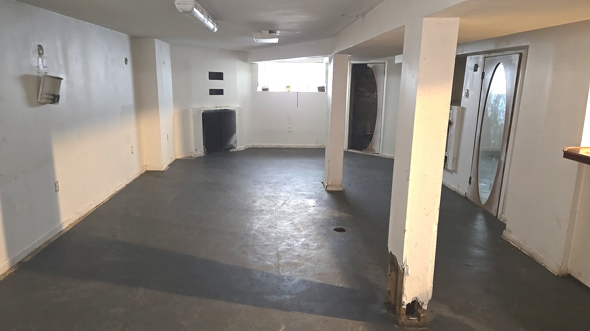 8216 S Rhodes Avenue, Chicago, IL 60619